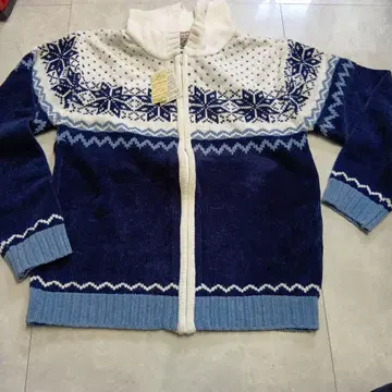 (135)PILEVO M 네이비/화이트 눈꽃 패턴 가디건