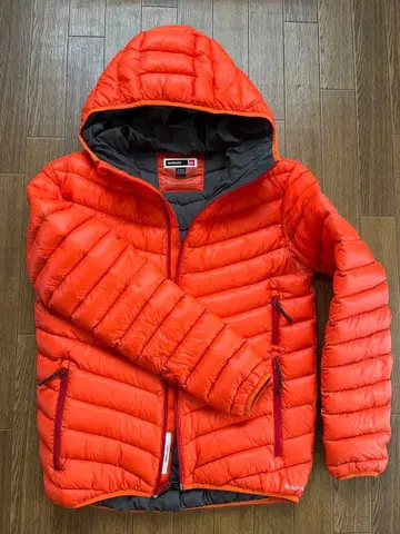 퀵실버 다운 자켓 (다운 80%, 페더 20% 사용) 남성용 M