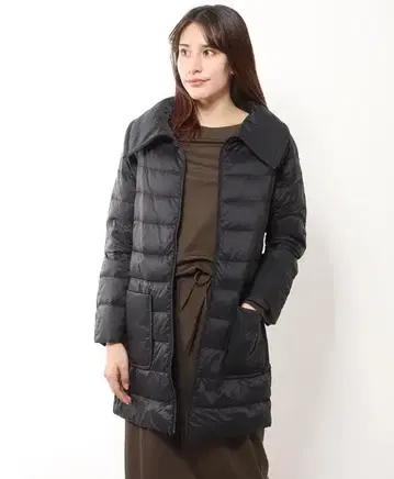 준코 시마다 카라 달린 미들 기장 다운 코트 mocassin