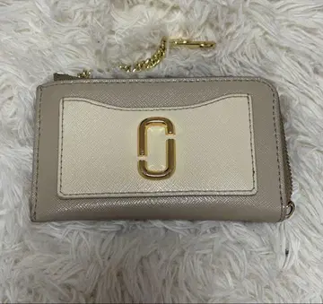 Marc Jacobs 베이지 프래그먼트 케이스