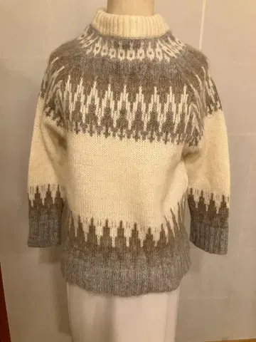 NARU 아이보리 그레이 페어아일 패턴 여성용 스웨터