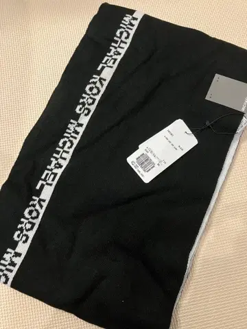 마이클코어스 MICHAEL KORS 머플러