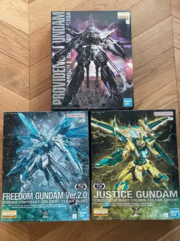 MG 프로비던스 프리덤 건담 & 저스티스 건담 크로스 콘트라스