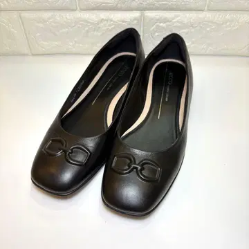 (새상품급) ecco 아니네 펌프스 가죽 블랙 23.5cm
