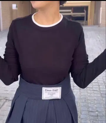 인톡시 블랙 긴팔 T셔츠