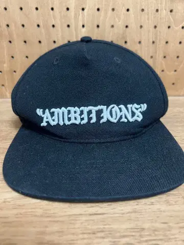 ONE OK ROCK 자수 캡 블랙