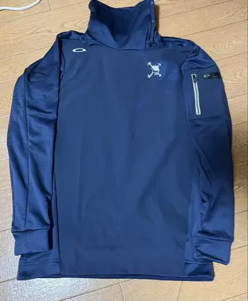 Oakley 네이비 하이넥 셔츠 페라리 로고 M 사이즈