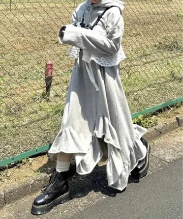 Alley by w closet 프릴 맨투맨 원피스 그레이