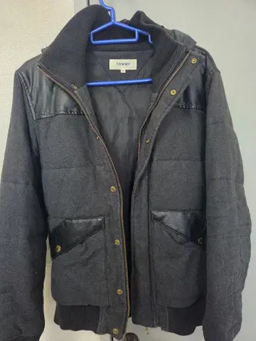 TOMMY 후드 부착 다크 그레이 자켓