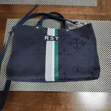 러셋, 네이비 백