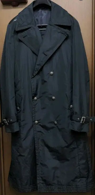 아티산 M 사이즈 블랙 더블 브레스트 트렌치코트