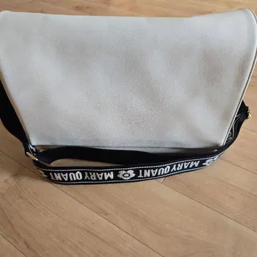 MARY QUANT 로고 자카드 스퀘어 숄더