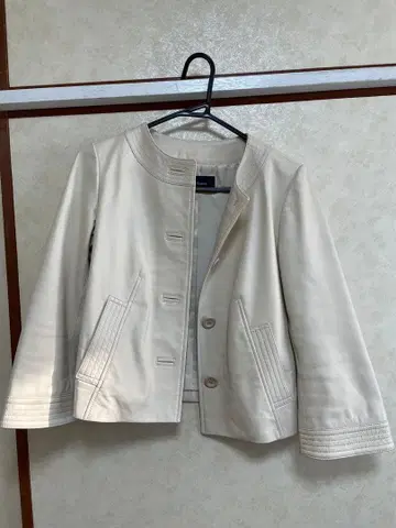 NEWYORKER 아이보리 노카라 자켓