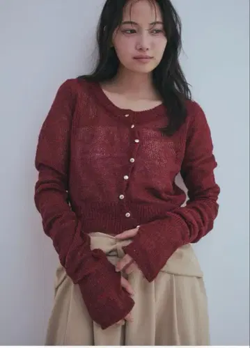 Andequal wave design sheer knit