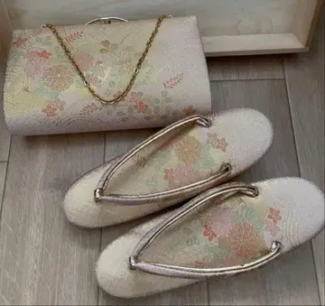 새상품급 성인식 시치고산 조리 백 타비 세트 골드 골드 컬러