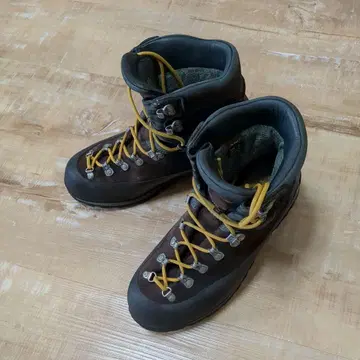 AKU 겨울 등산화