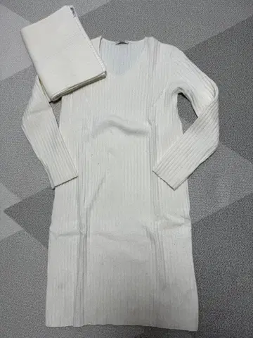 엠마 테일러 니트 원피스 화이트