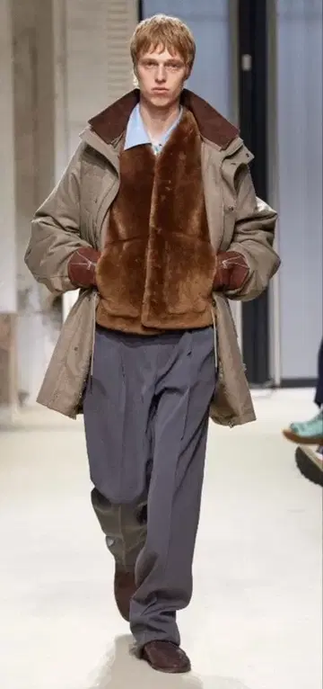 AURALEE 무스탕 퍼 베스트 25AW