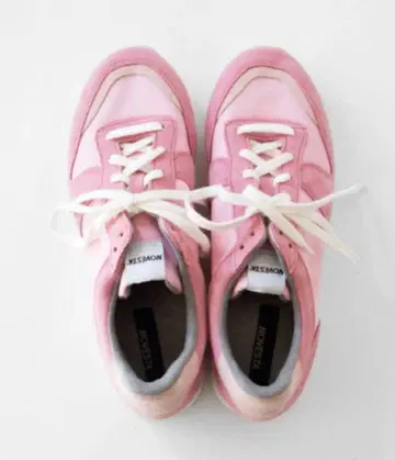 노베스타 마라톤 스니커즈 올 핑크