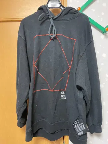 SHAREEF 지오메트릭 패턴 후드티