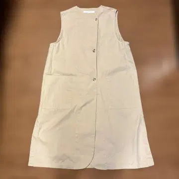 LILASIC 베이지 버튼 베스트 M 사이즈