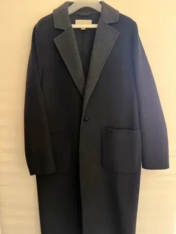 마이클코어스 블랙 체스터 코트