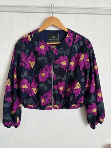 그레이스 콘티넨탈 자수 블루종