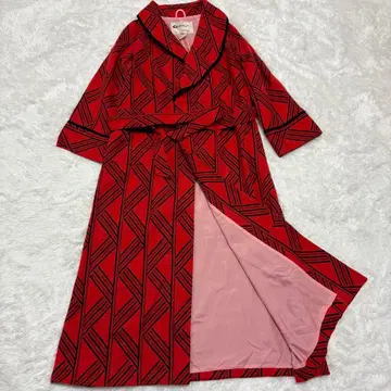기하학 패턴 빨간색 긴팔 랩 드레스