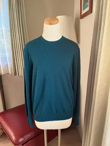 바나나리퍼블릭 다크 틸 크루넥 스웨터