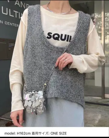 차오패닉 티피 깊은 U넥 라메 니트 베스트 그레이