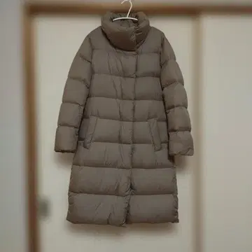 유니클로 그레이 다운 자켓 M 사이즈