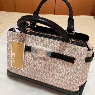 새상품 마이클코어스 REED 벨티드 백 2way