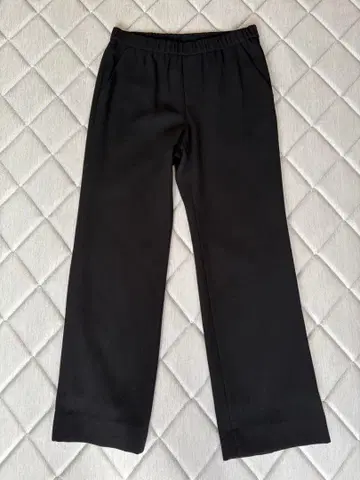 [ 새상품, 미사용 ] INDIVI 블랙 스트레이트 팬츠 허리밴딩