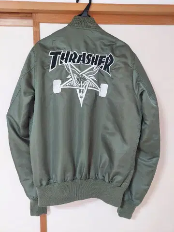 THRASHER MA-1 플라이트 자켓