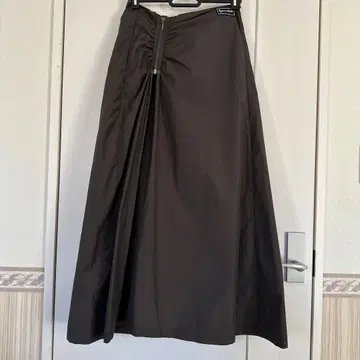 다크 브라운 롱 스커트
