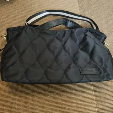 루카 도유 블랙 숄더백