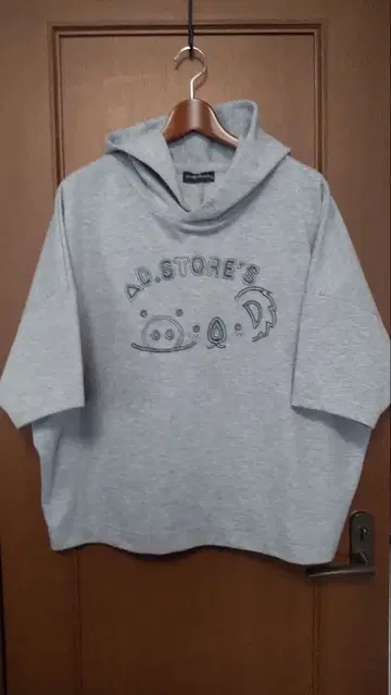 A.D.STORE 그레이 후드 부착 후드티 drug store's