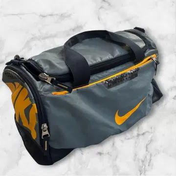나이키 사이드 볼 수납 보스턴 더플백