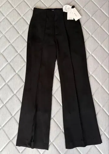 [ 새상품, 미사용 ] Mila Owen 블랙 플레어 팬츠