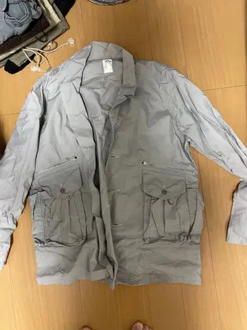 CORONA 그레이 밀리터리 자켓 M