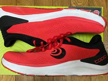 Topo Athletic ULTRAFLY 4