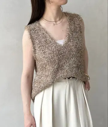 Theven 페더얀 V넥 니트 베스트 모카