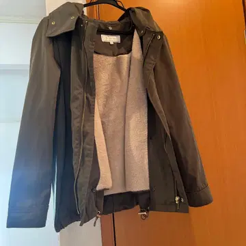 ROPE PICNIC 후드 부착 마운틴 후드티 38