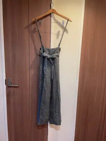 그레이 계열 스트랩 올인원