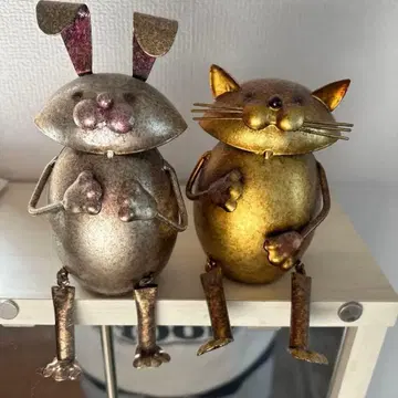양철 인형 토끼와 고양이
