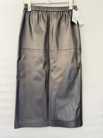 [ 새상품 ] Mila Owen 메탈릭 그레이 타이트 스커트