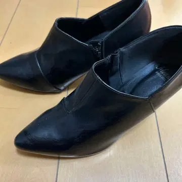 블랙 스틸레토 부티