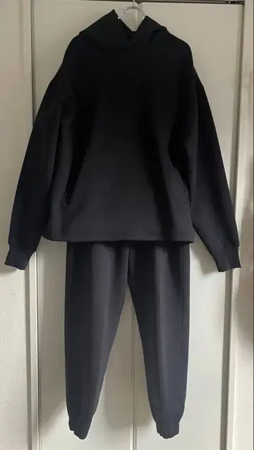 [ TENTIAL ] BAKUNE 테크 맨투맨 후디 상하의 세트