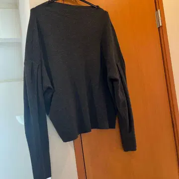 미라 오웬 다크 그레이 스웨터