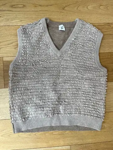 6 (로쿠) 니트 베스트